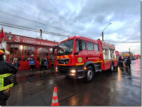 Carro Bomba Tercera Compa&ntilde;ia de Bomberos de Chonchi - Foto Bomberos Chonchi