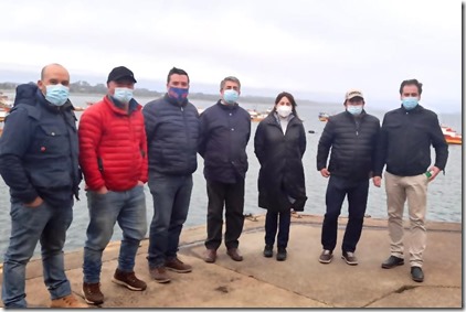 autoridades con organizaci&oacute;n de Carelmapu