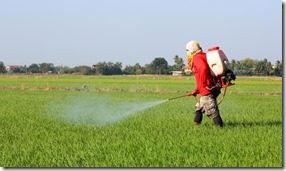 Fertilizando la pradera