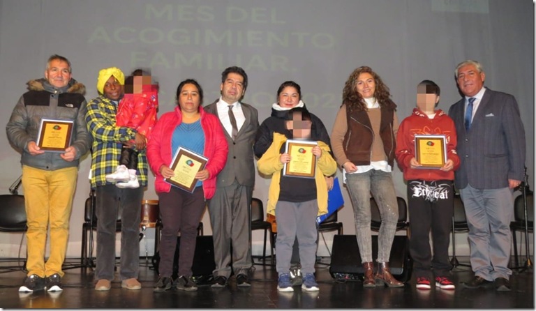 familias y autoridades