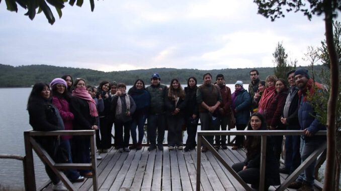 Delegación de comunidades mapuche-huilliche durante su gira técnica en Chiloé