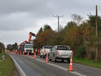 Brigadas de Saesa trabajando en la restauración del suministro eléctrico tras un temporal en la provincia de Osorno.