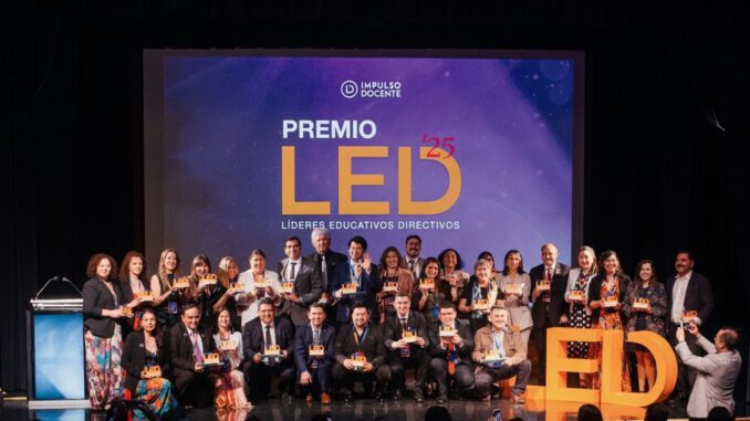 Grupo de directores y líderes educativos seleccionados para la final del Premio LED 2026 en Chile