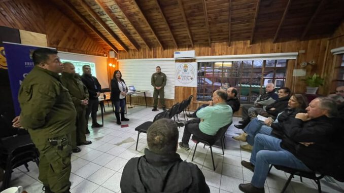Autoridades y agricultores en jornada de seguridad rural para prevenir el abigeato en Frutillar