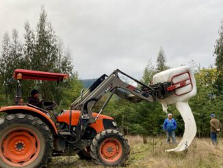 Entrega de fardos de forraje por INDAP a agricultores de San Pablo afectados por inundaciones