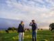 Subdirectora nacional de INDAP visitando emprendimientos agrícolas de jóvenes en Ancud