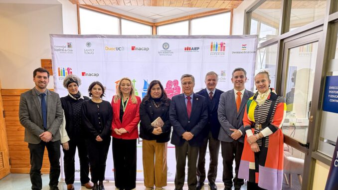 Reunión entre representantes de universidades y la Seremi de Ciencia en Puerto Montt para discutir la agenda 2026-2030