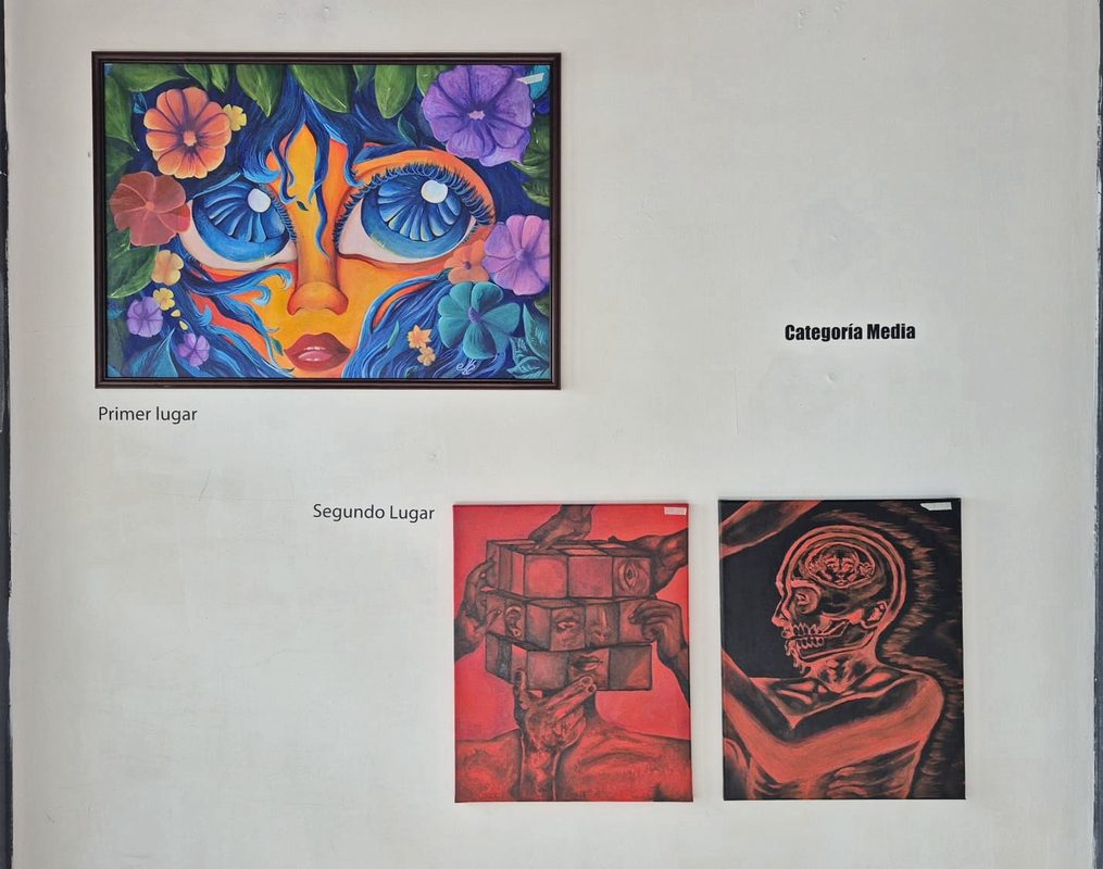Estudiantes participando en concurso de artes visuales organizado por la Universidad de Los Lagos