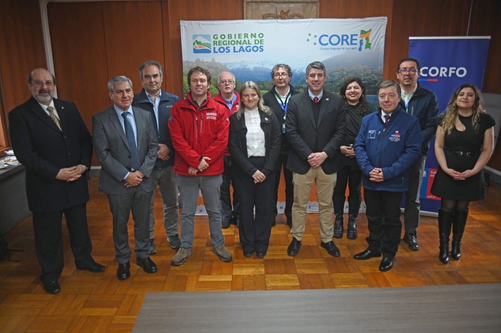 Autoridades y representantes del CDPR en reunión estratégica para el desarrollo productivo de la Región de Los Lagos hacia 2030
