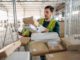 Trabajadores en sector logístico y retail durante la temporada de Fiestas Patrias en Chile