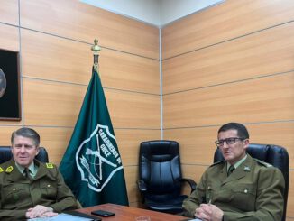 Autoridades municipales de Frutillar reunidas con Carabineros para solicitar el aumento de rango de su unidad policial