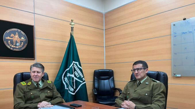 Autoridades municipales de Frutillar reunidas con Carabineros para solicitar el aumento de rango de su unidad policial