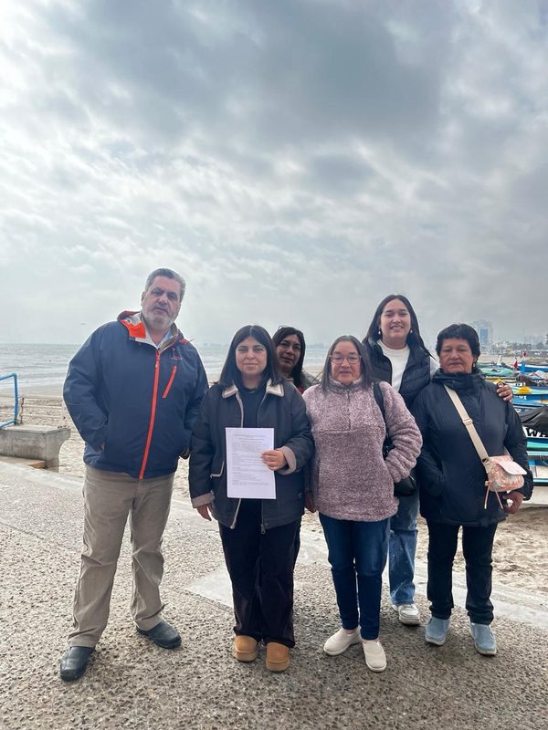 Pescadores y recolectores de Quellón visitando caletas de la zona central de Chile en gira tecnológica.