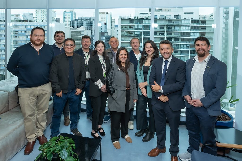 Delegación de empresas chilenas participando en la Deep Tech Week en Brasil