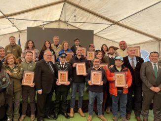 Ceremonia de reconocimiento a la Universidad Austral en el centenario del Parque Nacional Vicente Pérez Rosales.
