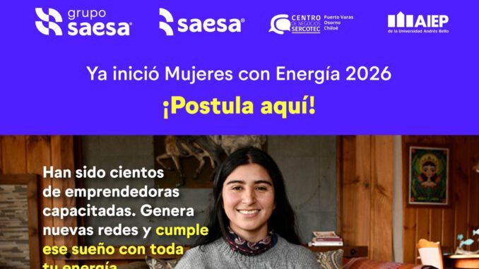 Mujer emprendedora trabajando en su negocio participando en la Academia Mujeres con Energía de Saesa