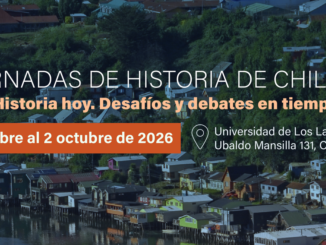 Participantes y académicos reunidos en un foro de historia en la Universidad de Los Lagos en Chiloé.