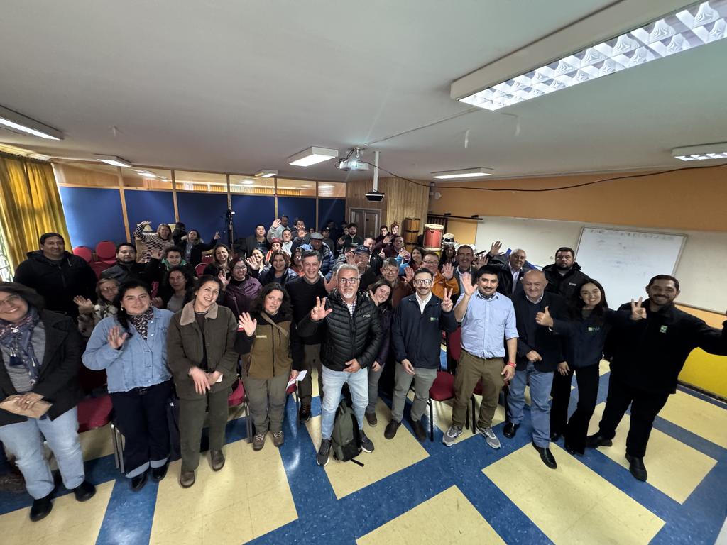 Seminario en Puerto Montt sobre tecnologías para mitigar el impacto de perros en la ganadería ovina de Los Lagos