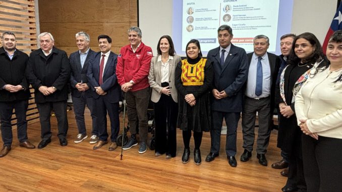 Rector de la Universidad de Los Lagos y autoridades diplomáticas en la Cumbre Económica Chile-México
