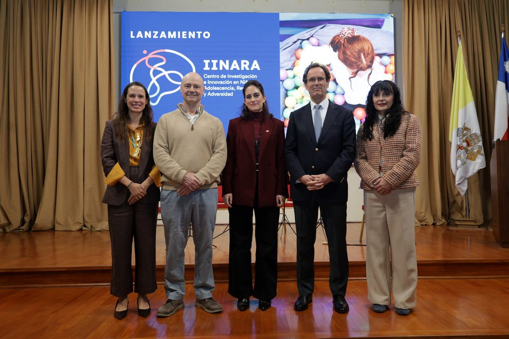 Ceremonia de lanzamiento del Centro de Investigación IINARA enfocado en el bienestar de la niñez y adolescencia