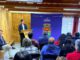 Alcalde de Frutillar y vecinos durante la presentación de alarmas comunitarias para la población Vermont