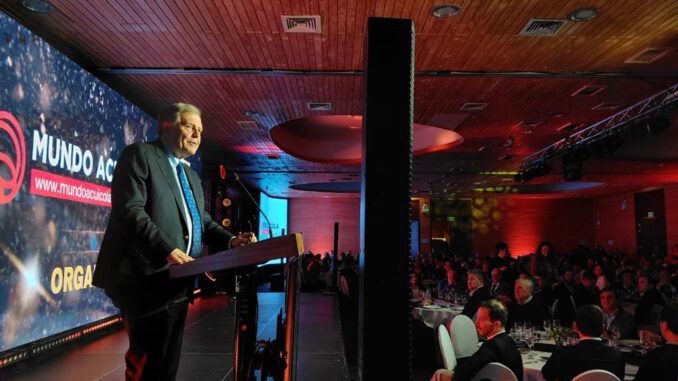 Patricio Melero durante su discurso en la Cena del Salmón 2026 celebrada en Puerto Varas