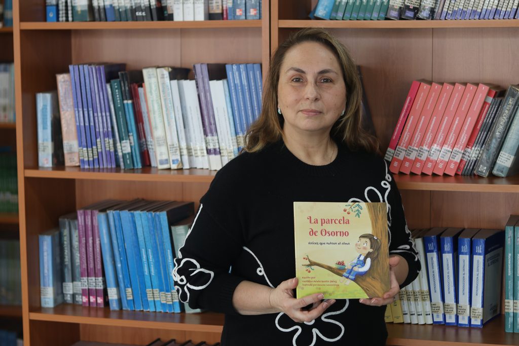 Portada o autora de libro infantil inspirado en recuerdos de infancia en la naturaleza