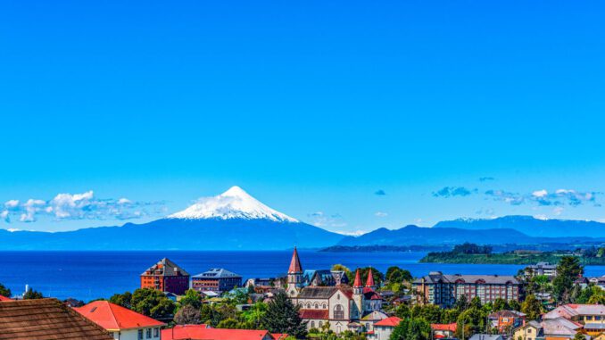 Expertos reunidos en congreso de turismo en Chile para debatir sobre inteligencia artificial y sostenibilidad