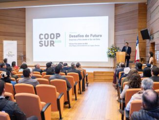Asistentes y expositores reunidos en el Congreso Coop Sur XVIII en la Universidad de Los Lagos