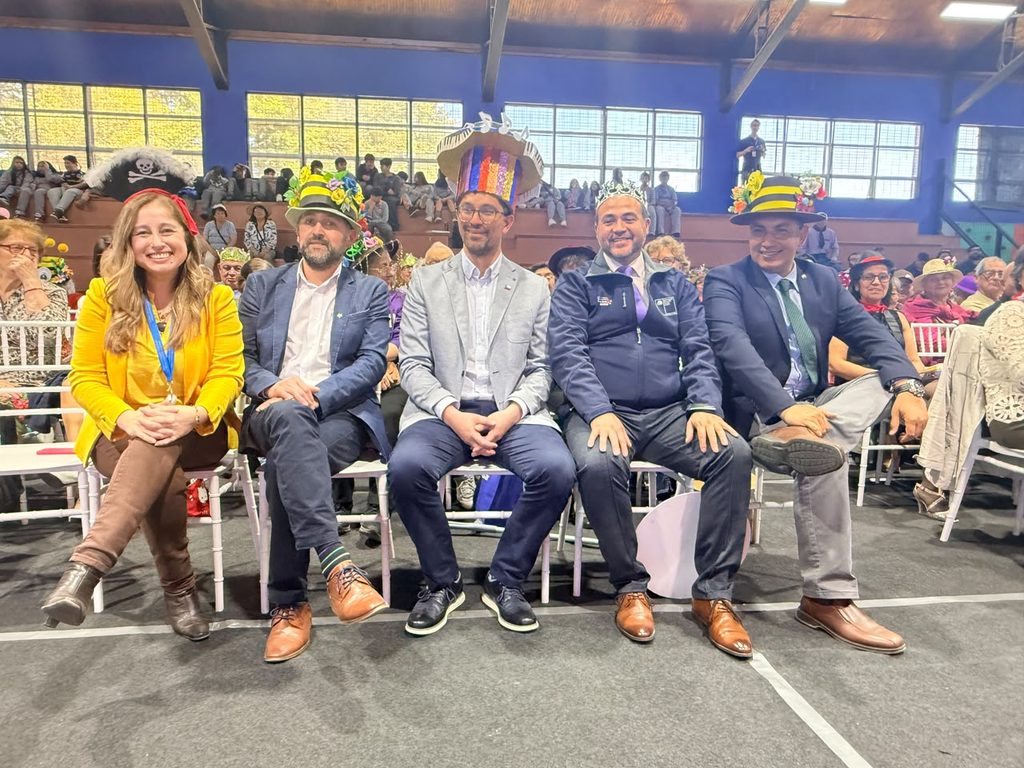Cerca de 200 personas mayores reunidas en Frutillar para el cierre regional del Mes de la Persona Mayor