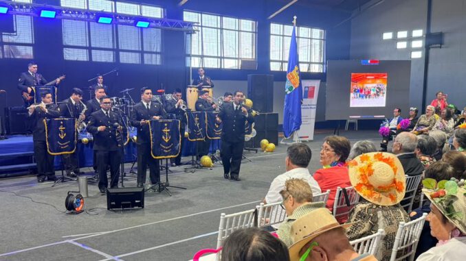 Cerca de 200 personas mayores reunidas en Frutillar para el cierre regional del Mes de la Persona Mayor
