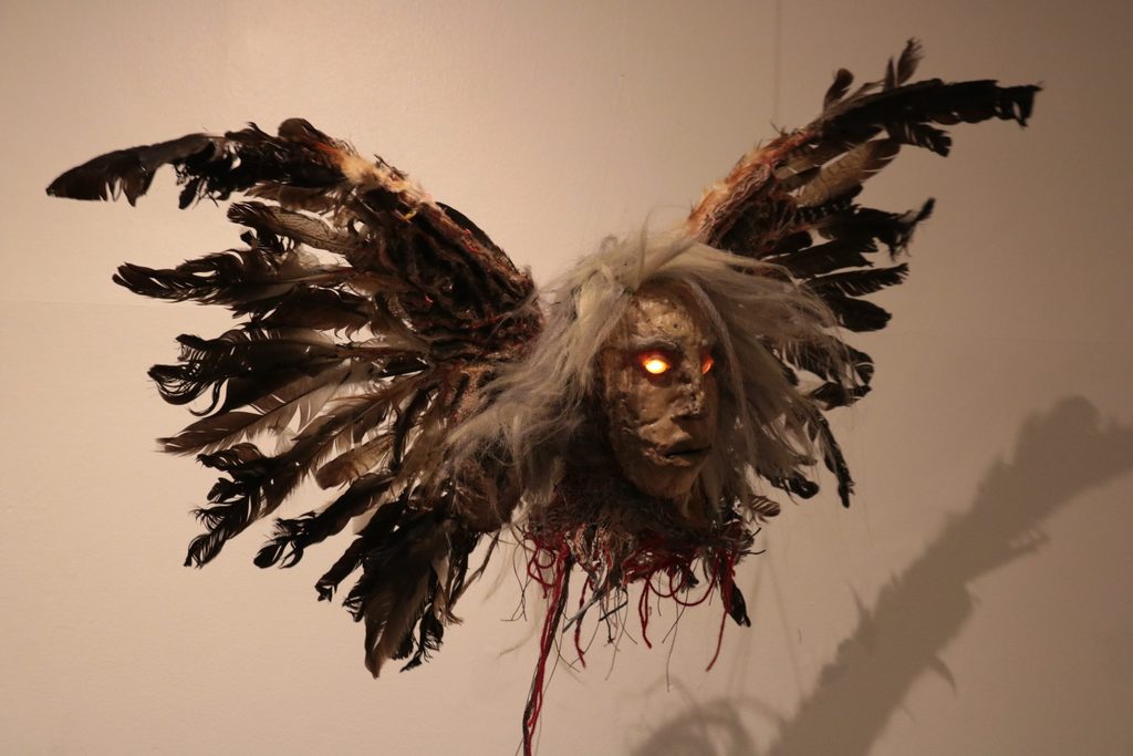 Escultura inspirada en la mitologia chilena creada por el artista osornino Cristian Alarcon