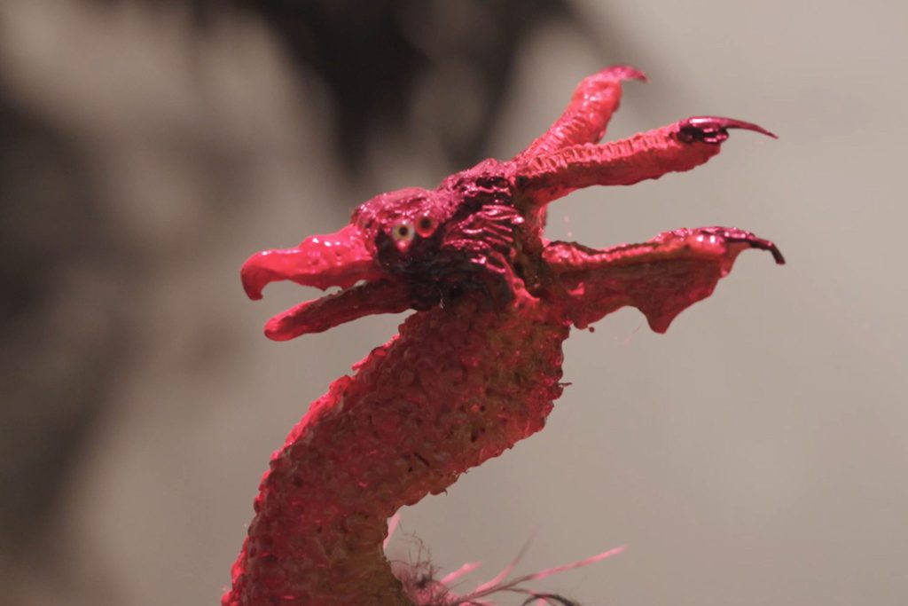 Escultura inspirada en la mitologia chilena creada por el artista osornino Cristian Alarcon