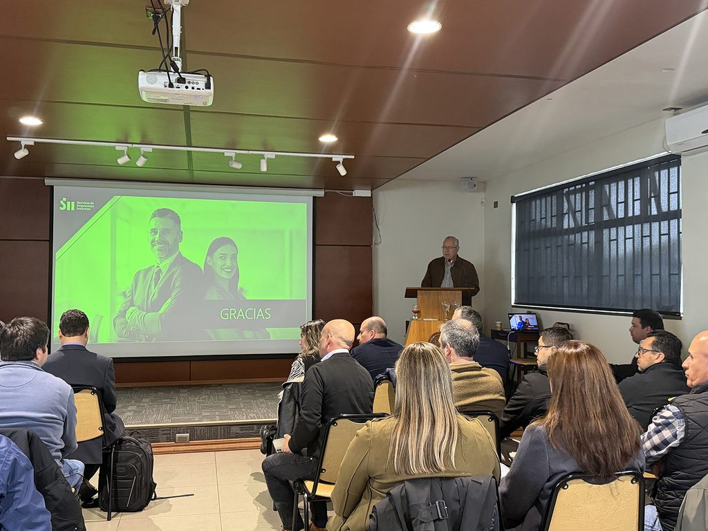 Representantes de empresas forestales participan en seminario sobre nuevas exigencias de trazabilidad en La Araucanía
