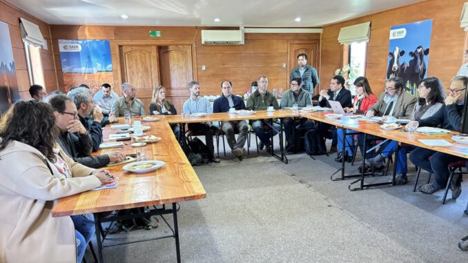 Reunión de la Mesa de la Fruta en la SAGO de Osorno para potenciar la fruticultura en Los Lagos