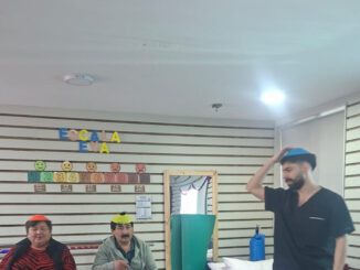 Personas mayores participando en actividades recreativas y de salud organizadas por la Universidad de Los Lagos
